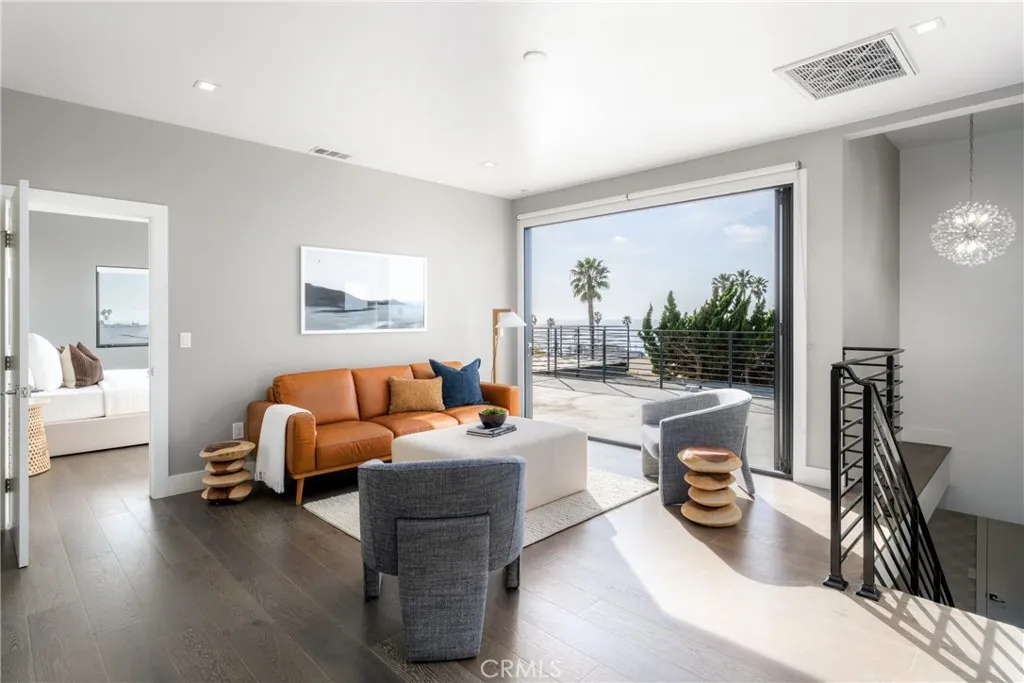 https://cdn.realtyfeed.com/cdn/127/306371718/ef6ad0a36de9acbc27cb6829d1b6bd27.webp