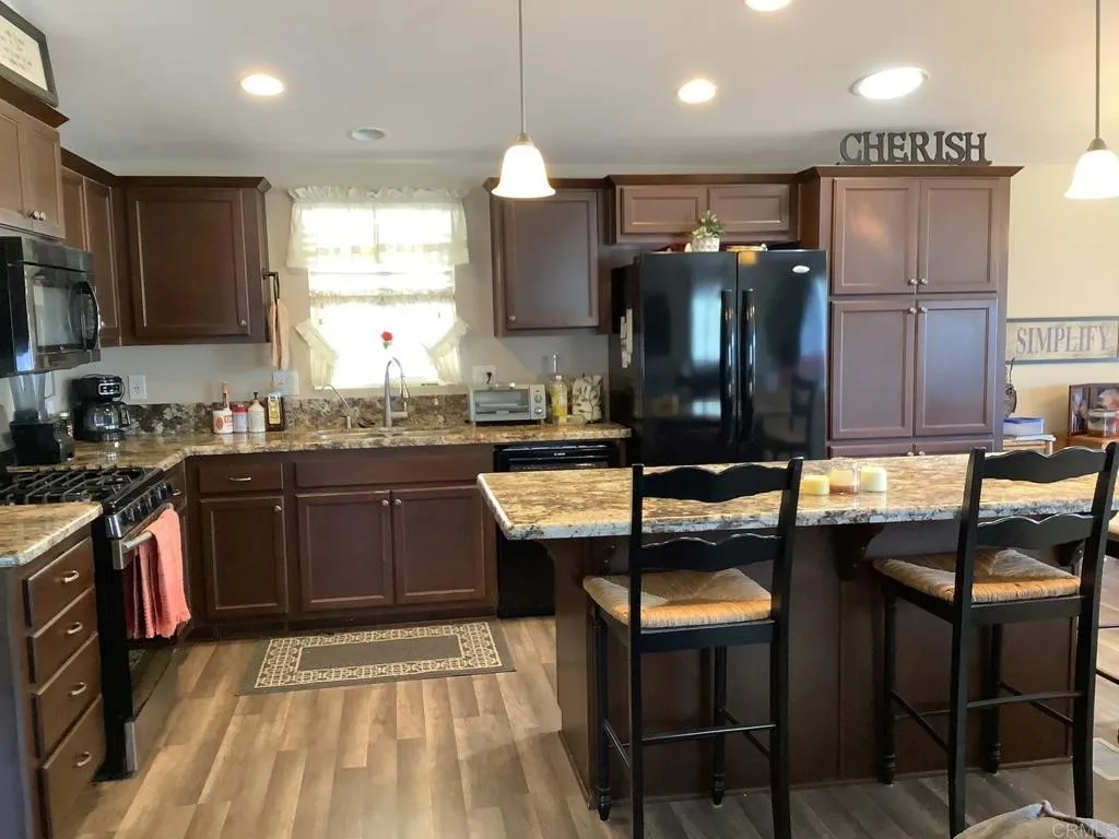 https://cdn.realtyfeed.com/cdn/127/306372198/3ddc6f8b7eb1a5df56cbba3a8b9258c3.webp