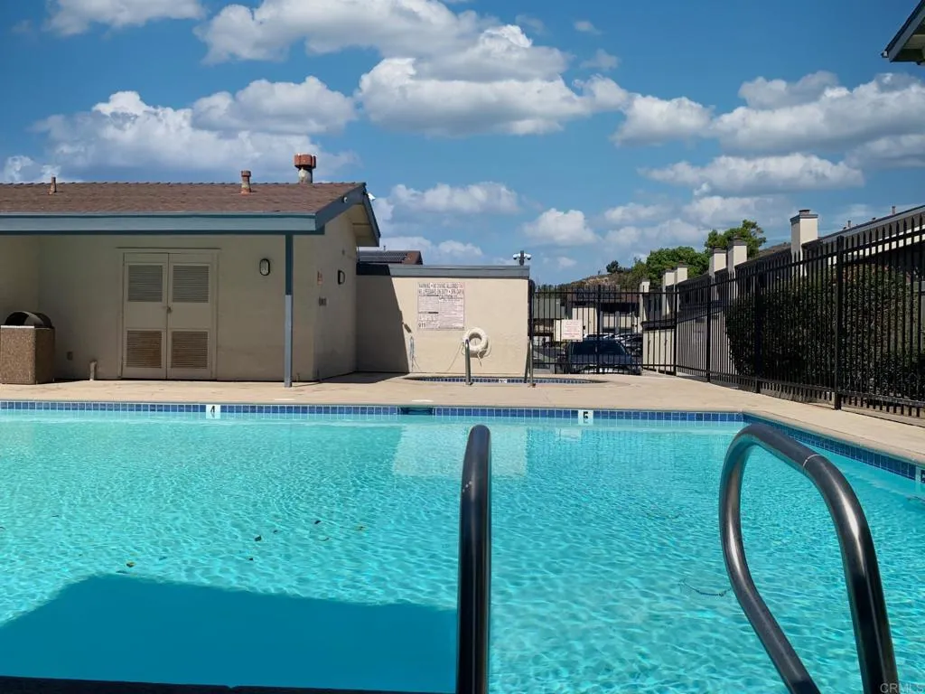 https://cdn.realtyfeed.com/cdn/127/306372309/284cfb26323a14b808a7ba8f3fd5544f.webp
