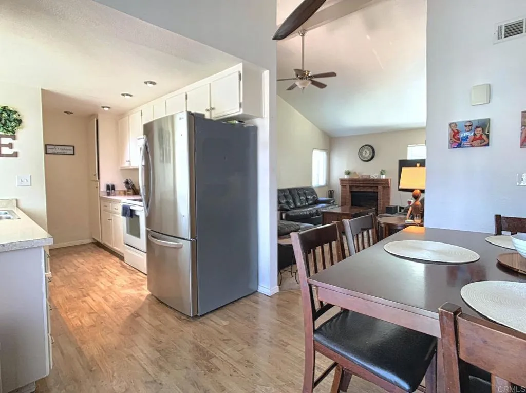 https://cdn.realtyfeed.com/cdn/127/306372309/32d18638185392768eab4b60c114f746.webp