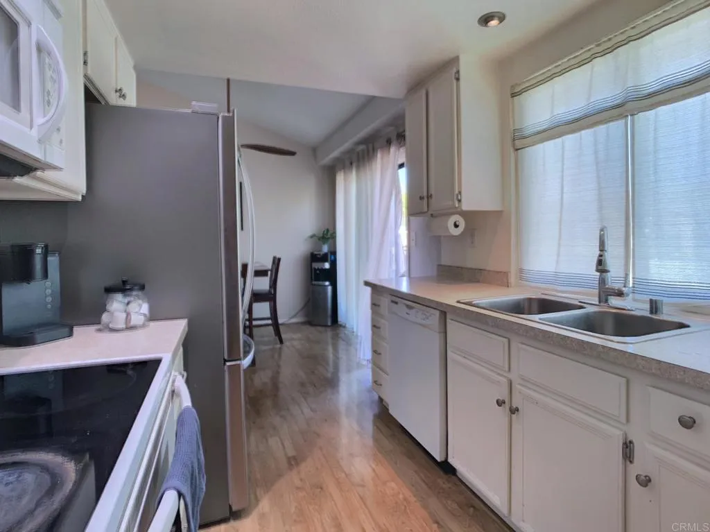 https://cdn.realtyfeed.com/cdn/127/306372309/5fded2572a516cebc26e7265426bdf0d.webp