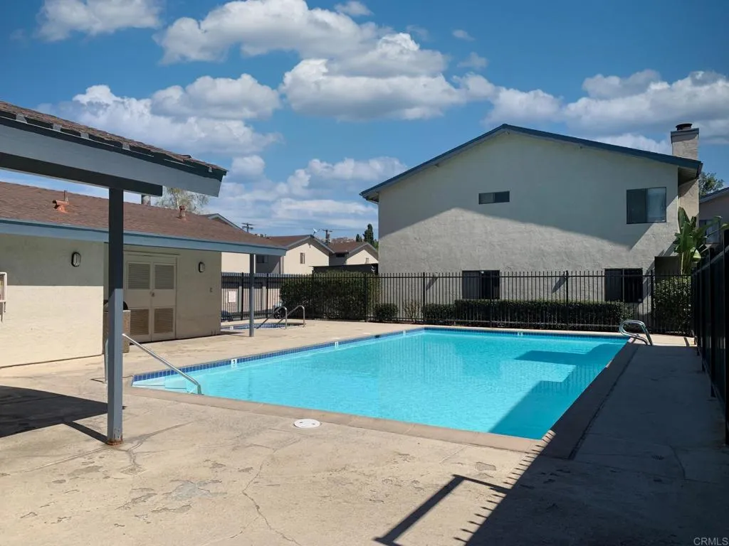 https://cdn.realtyfeed.com/cdn/127/306372309/6bbbe34d771ab2c5c89e34c7d57288af.webp