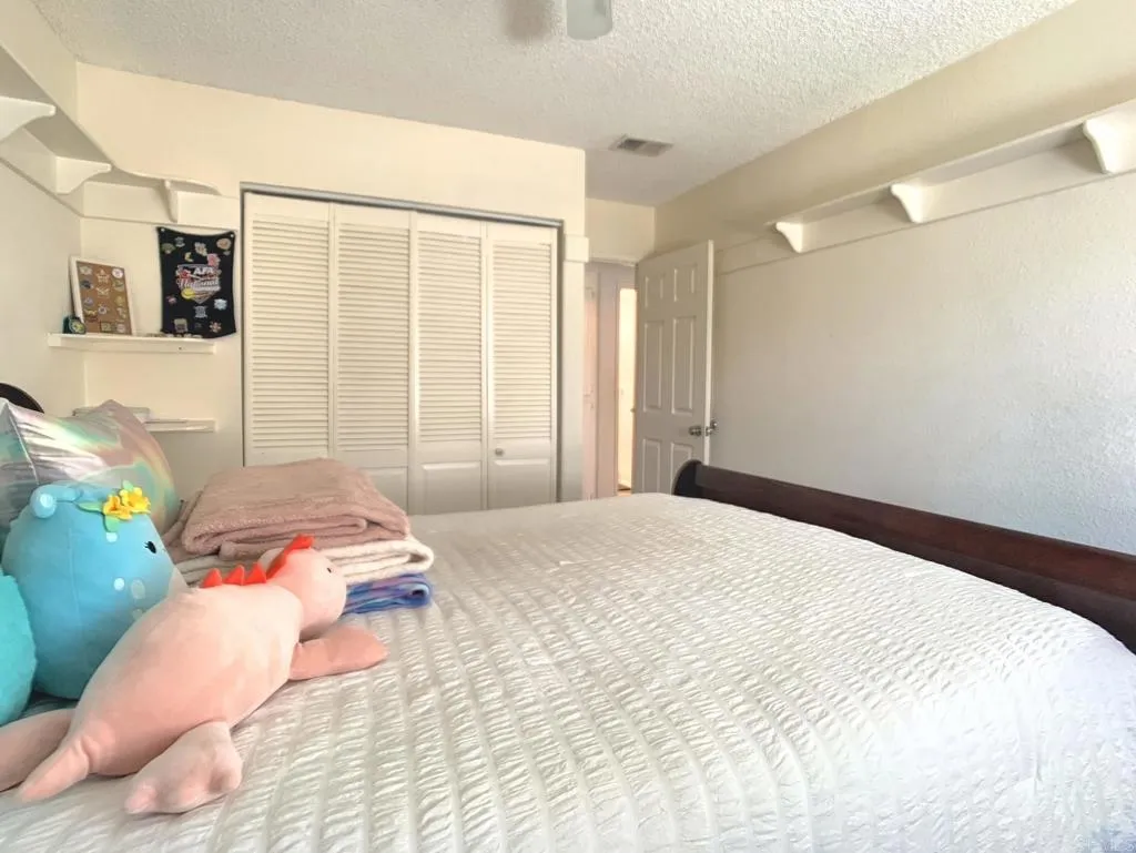 https://cdn.realtyfeed.com/cdn/127/306372309/912dd2f677d51d2f0d03ac0eff207d55.webp