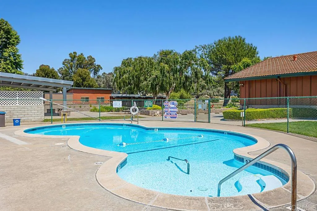 https://cdn.realtyfeed.com/cdn/127/306372605/bd37f78f737337109518ff0332a57687.webp