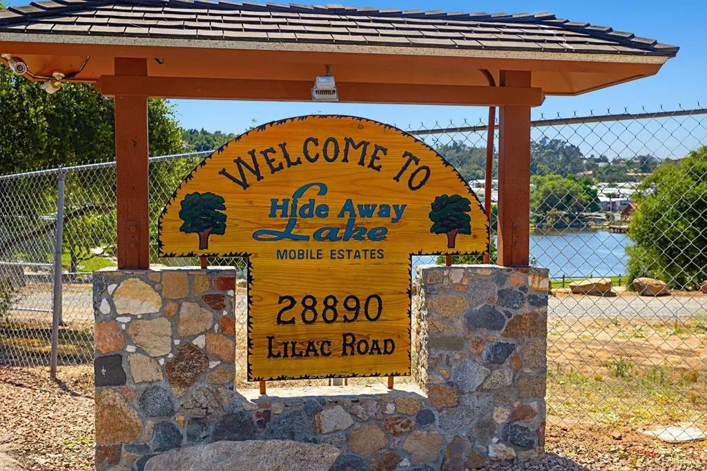 https://cdn.realtyfeed.com/cdn/127/306372605/dea6000b4c28b00fbd56968562f1ace4.webp