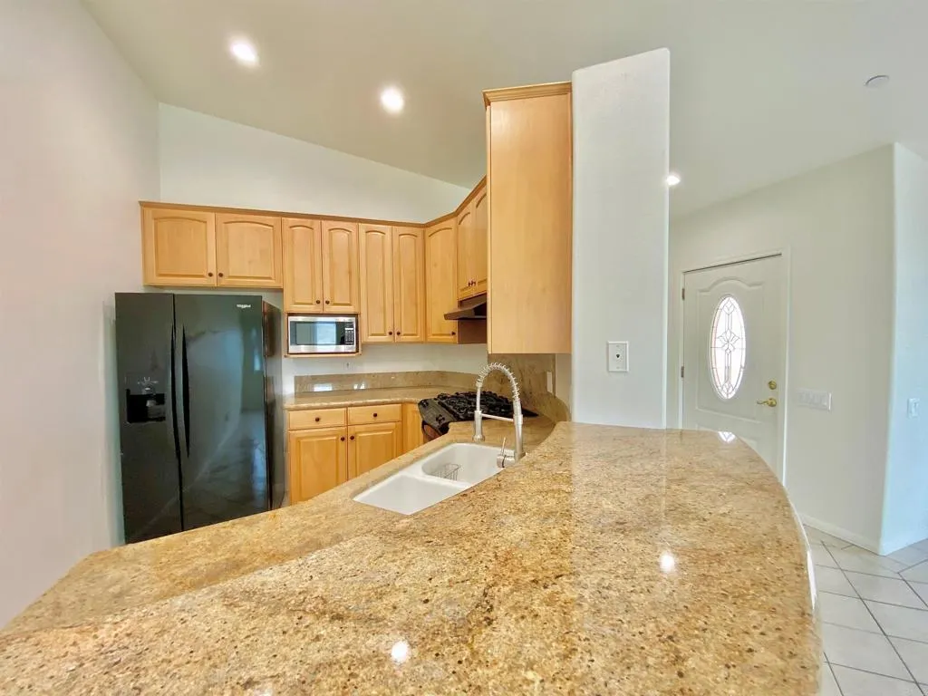 Photo #11: PTP2501399 Listing: Photo #11