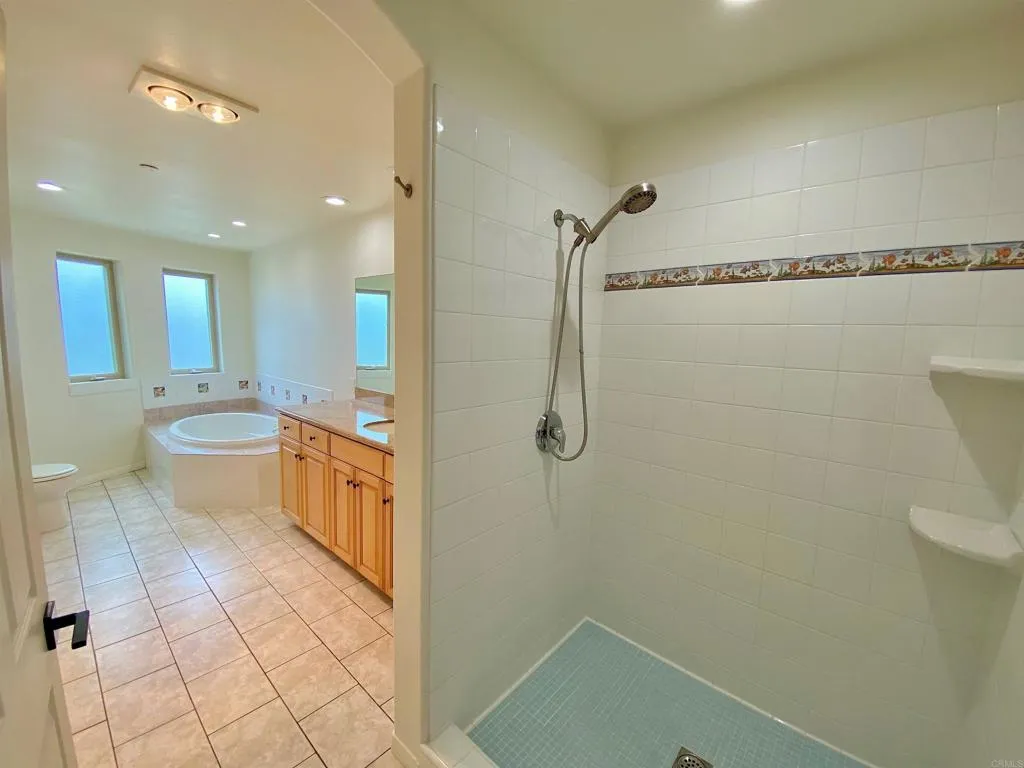 Photo #29: PTP2501399 Listing: Photo #29
