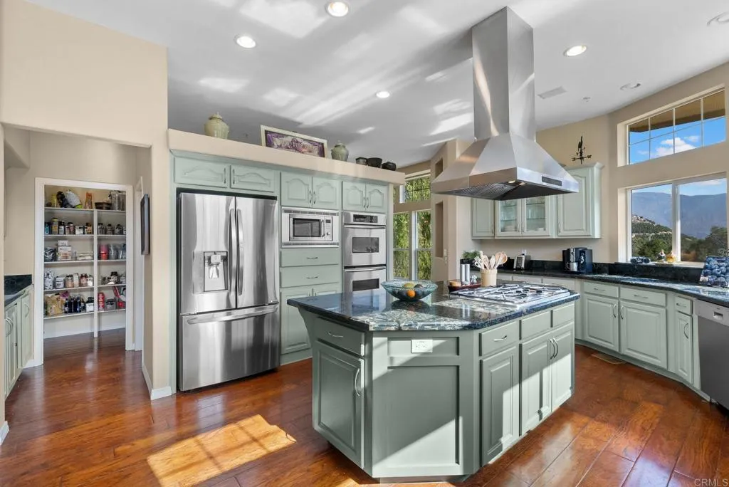 https://cdn.realtyfeed.com/cdn/127/306372717/5ba6bb358f3d258b98f1edc7d3f0f0f8.webp