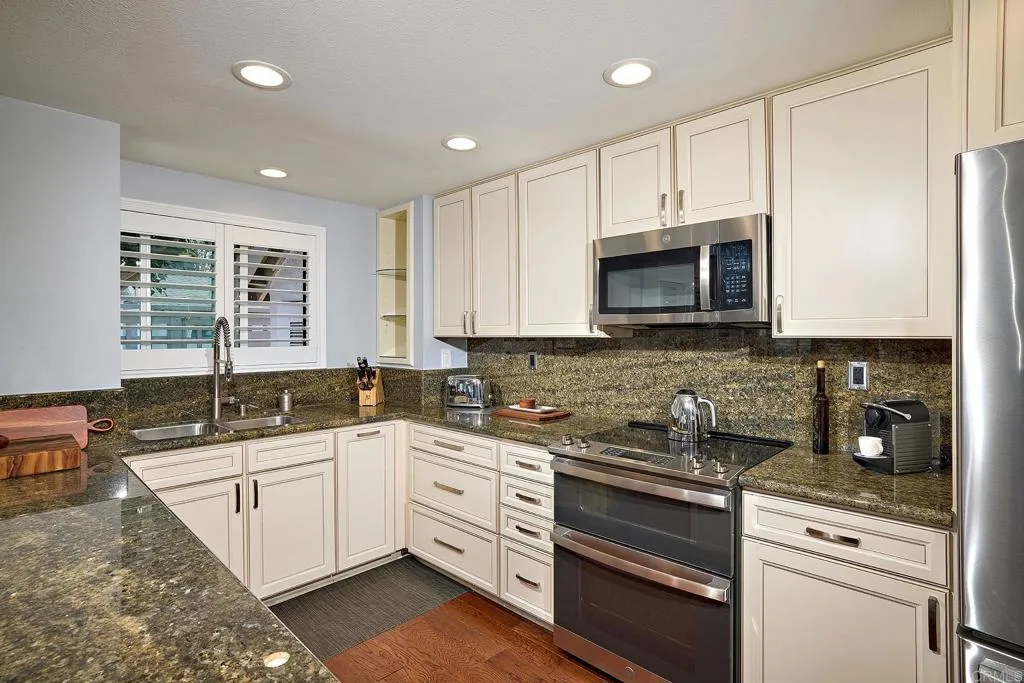 https://cdn.realtyfeed.com/cdn/127/306373094/1e0e4511ef6114dd7a652b36c2aaa0b4.webp