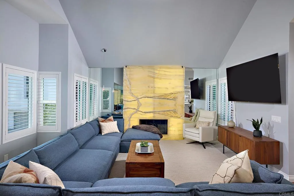https://cdn.realtyfeed.com/cdn/127/306373094/ce327d49d6db9bd0327589c2d41a56ab.webp