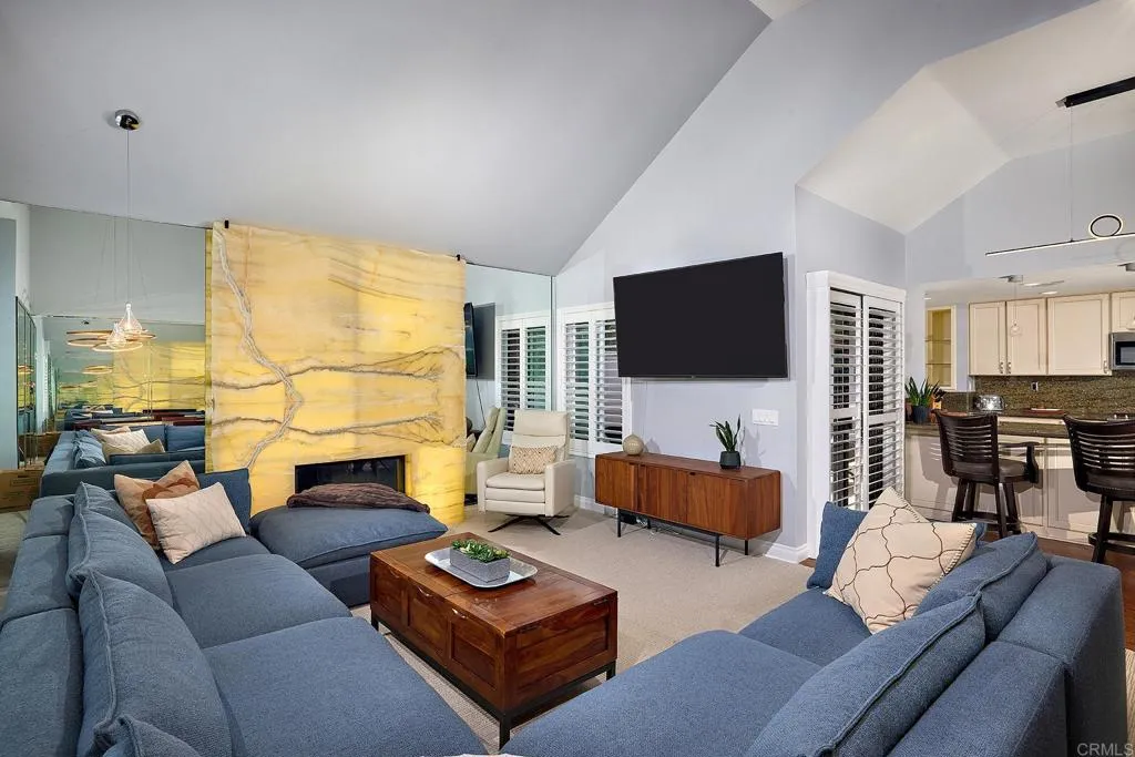 https://cdn.realtyfeed.com/cdn/127/306373094/ebe5f47a983658540ac29df69b7cf6fc.webp