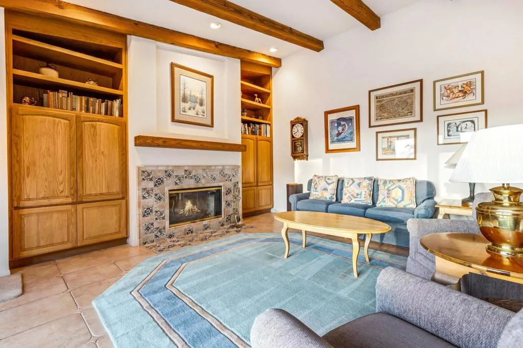 https://cdn.realtyfeed.com/cdn/127/306373771/4793662e983a371e35326bce6fb81e00.webp