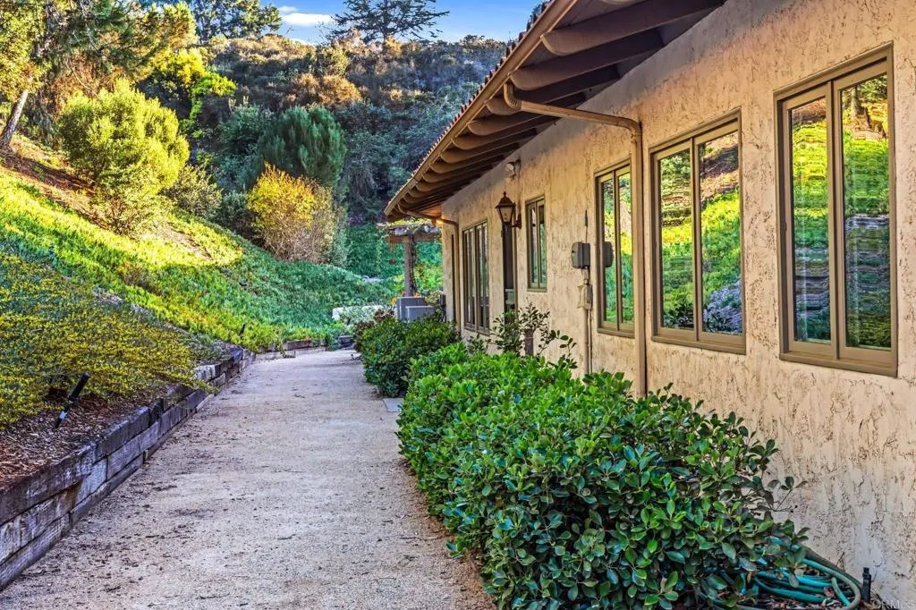 https://cdn.realtyfeed.com/cdn/127/306373771/4eb4ef0b100557a50242727f0373607c.webp