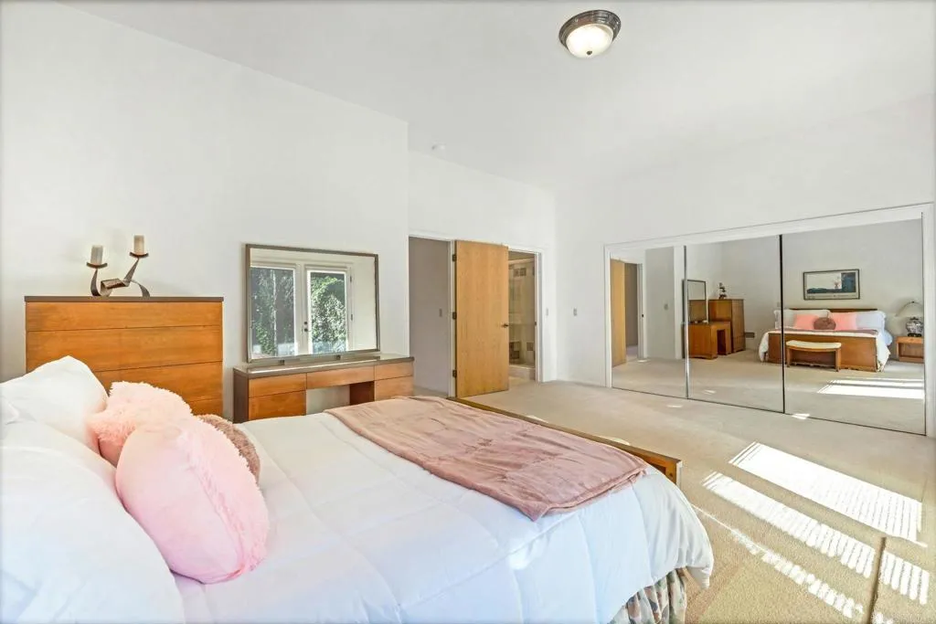 https://cdn.realtyfeed.com/cdn/127/306373771/d232d05d587a1b50c12a844db6d2e52b.webp