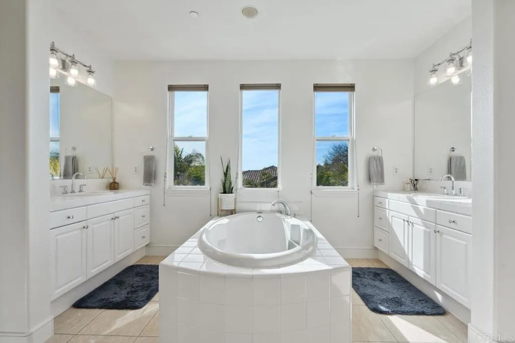 https://cdn.realtyfeed.com/cdn/127/306374001/5318b691e54be2396908ba476f30cecb.webp