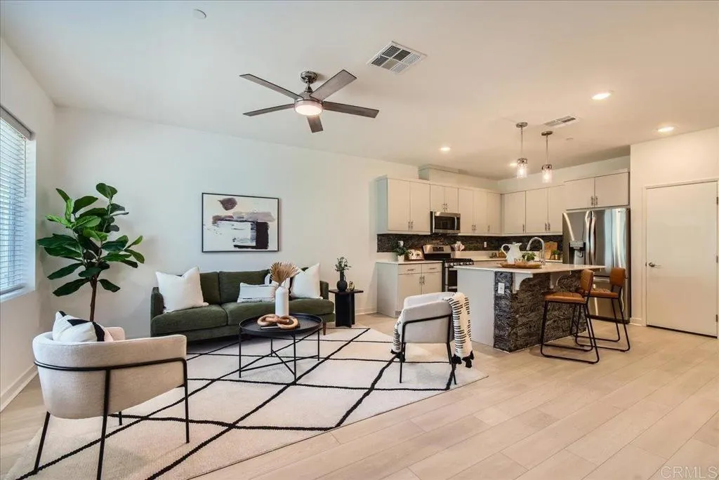 MLS: PTP2501448 Condo For Sale