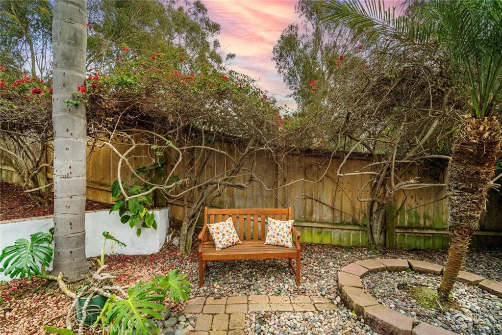 https://cdn.realtyfeed.com/cdn/127/306374249/64769513e5c465289a0c76bd61dc09a1.webp