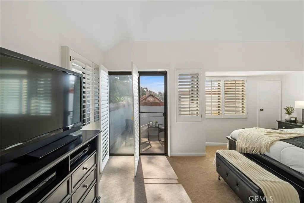 https://cdn.realtyfeed.com/cdn/127/306374249/8542924c5d94896b6b50c5ba7ee60afe.webp