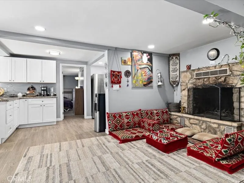https://cdn.realtyfeed.com/cdn/127/306374647/cda37a344de6d73adc6ec0a49762d73b.webp