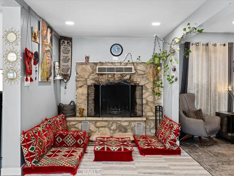 https://cdn.realtyfeed.com/cdn/127/306374647/f24fec056615a856ad0a975decd9834e.webp
