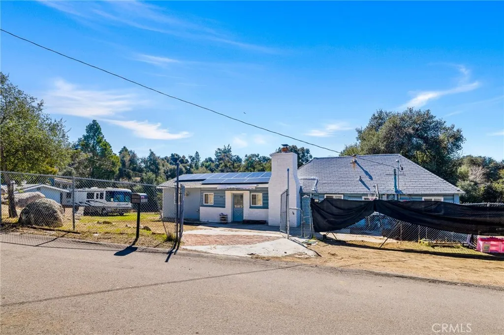 https://cdn.realtyfeed.com/cdn/127/306374647/fc5b16f29baac4109dbf34680c3038b8.webp