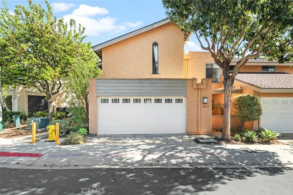 More Details about MLS # OC25043200 : 4437 VIA PRECIPICIO