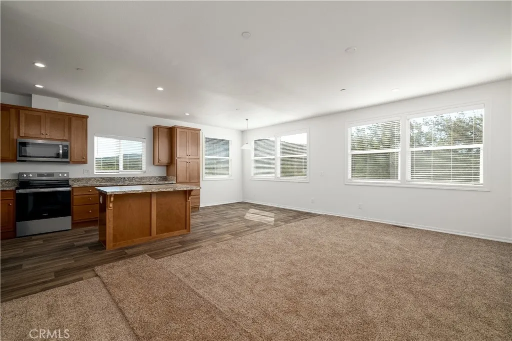 https://cdn.realtyfeed.com/cdn/127/306374932/3a118987ee750a7227c4247300fad8a9.webp