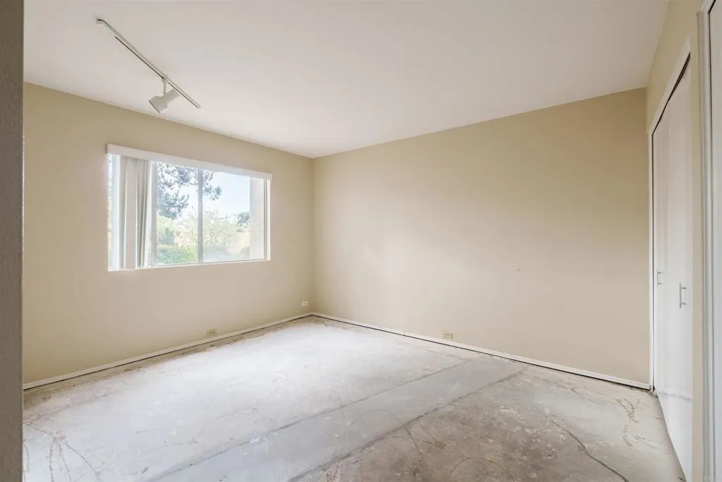 https://cdn.realtyfeed.com/cdn/127/306375039/5024f149b26e77e42019e53b49365cbf.webp