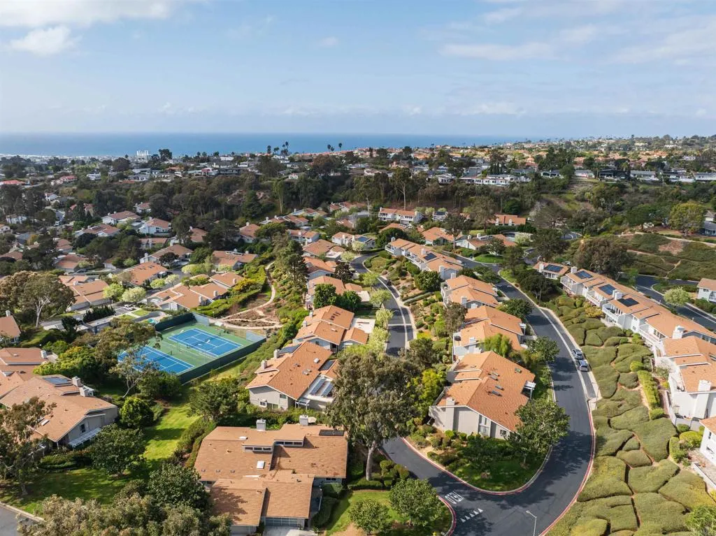 https://cdn.realtyfeed.com/cdn/127/306375039/8aeb39ff425c36c9523c090587baf3c6.webp