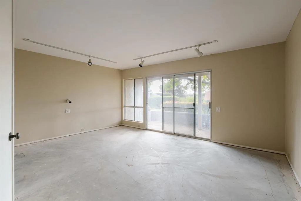 https://cdn.realtyfeed.com/cdn/127/306375039/93f931657efb20a8495e95e0059bc735.webp