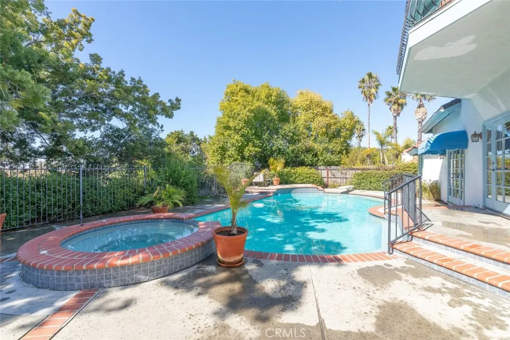 https://cdn.realtyfeed.com/cdn/127/306375061/02a845a61682e6d93f53a72f2f6d26c4.webp