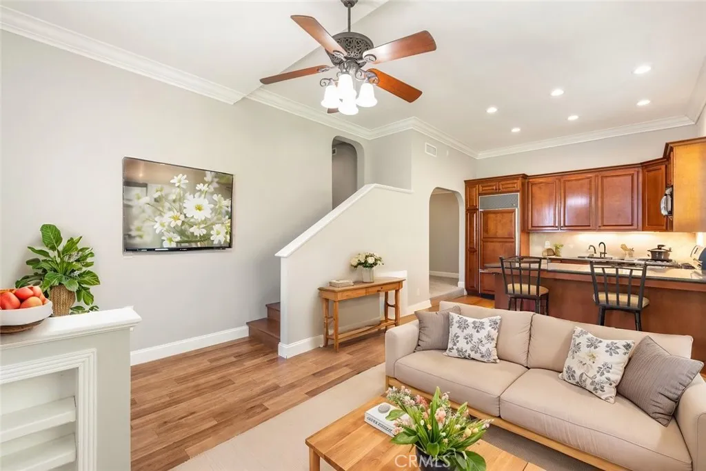 https://cdn.realtyfeed.com/cdn/127/306375061/0aa35b95f2a3ba680d93021072e5ec53.webp