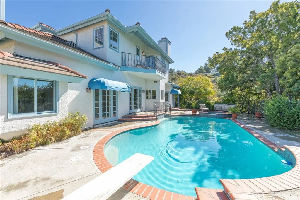 https://cdn.realtyfeed.com/cdn/127/306375061/96d4d7084b249f05be315c49b601809c.webp