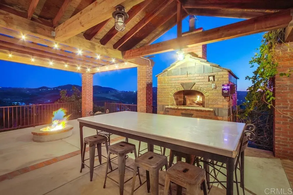 https://cdn.realtyfeed.com/cdn/127/306375111/07a0e3a4a6c2fd16268220a0d1bf72a1.webp