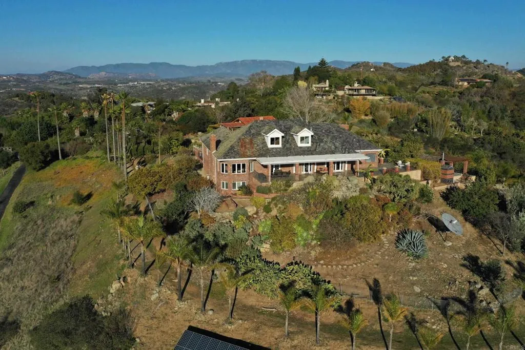 https://cdn.realtyfeed.com/cdn/127/306375111/080435e596b0f11ac9a747b9ee072e02.webp