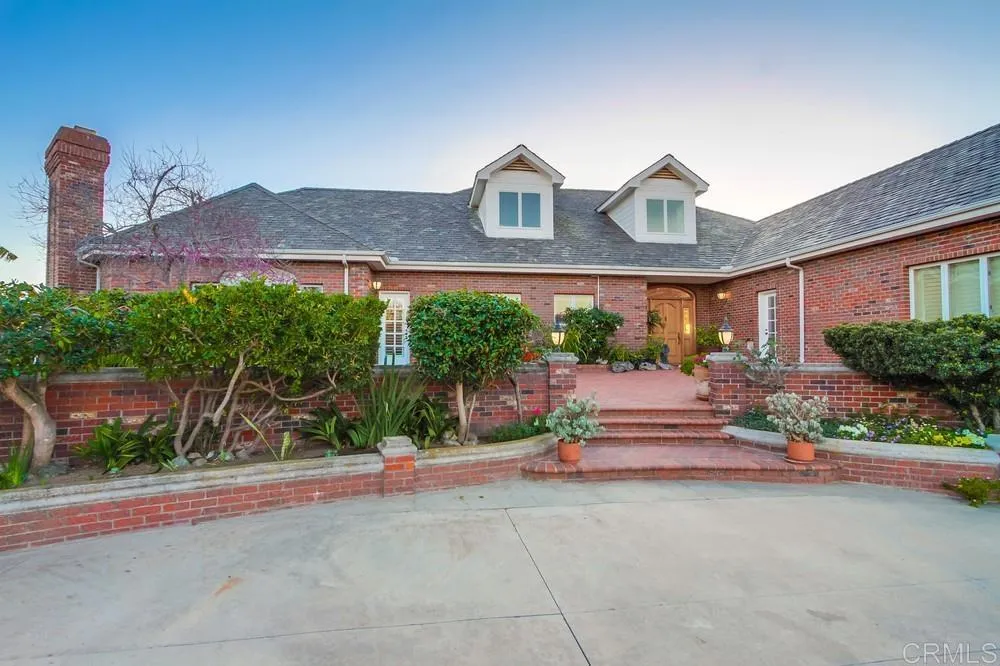https://cdn.realtyfeed.com/cdn/127/306375111/1154df702e98bfdefc4f5cb3c772a310.webp