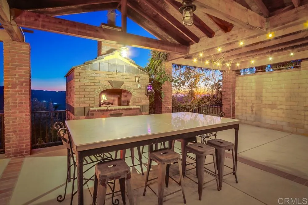 https://cdn.realtyfeed.com/cdn/127/306375111/49b3bfc20f53657d925f8437f2b24ad5.webp