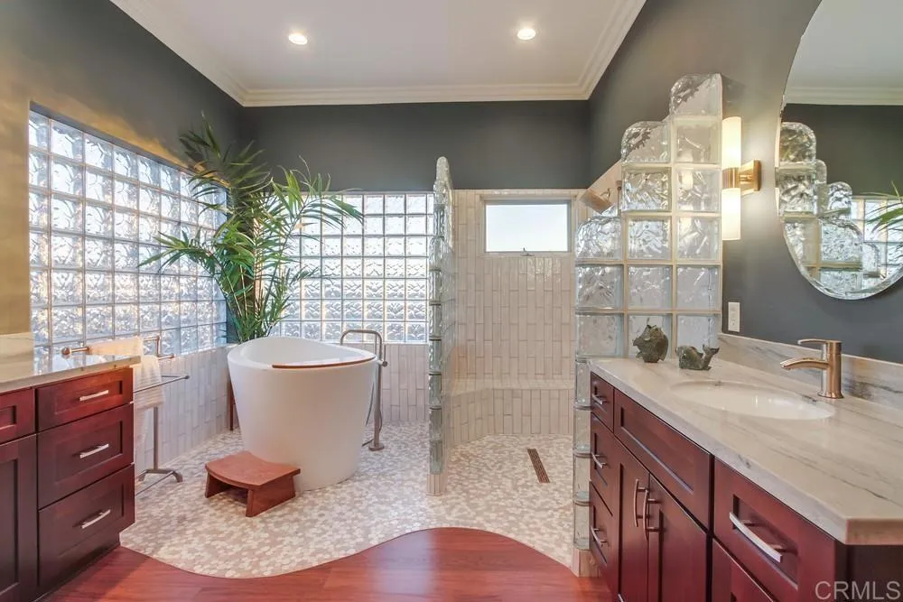 https://cdn.realtyfeed.com/cdn/127/306375111/4a9faa6b0be4797d35b75d510c238f19.webp