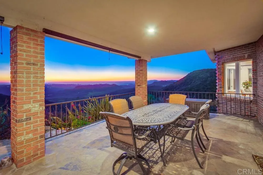 https://cdn.realtyfeed.com/cdn/127/306375111/5ae49d4d4974f64b6111f93055c03530.webp