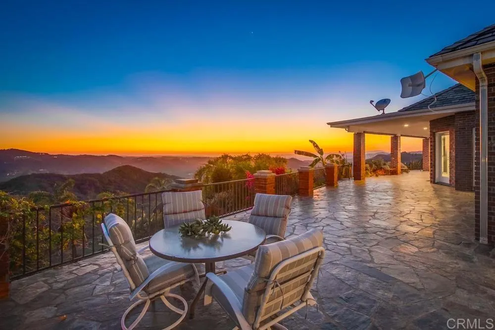 https://cdn.realtyfeed.com/cdn/127/306375111/623986e7d54c4b1b3d7f54972e5eeaca.webp