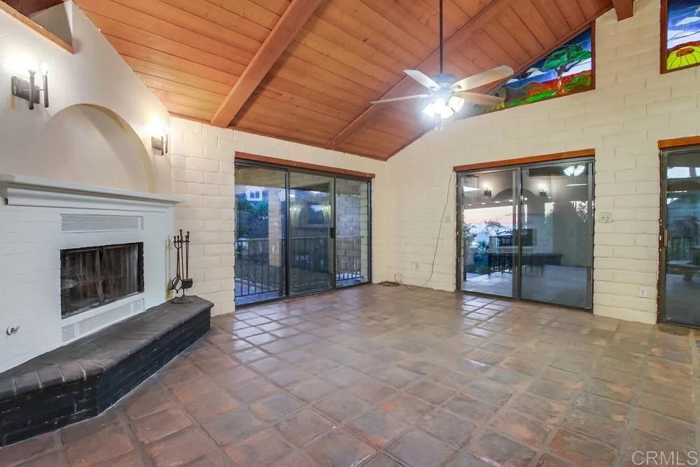 https://cdn.realtyfeed.com/cdn/127/306375111/702e2e11af01e97eef2856274073d24d.webp