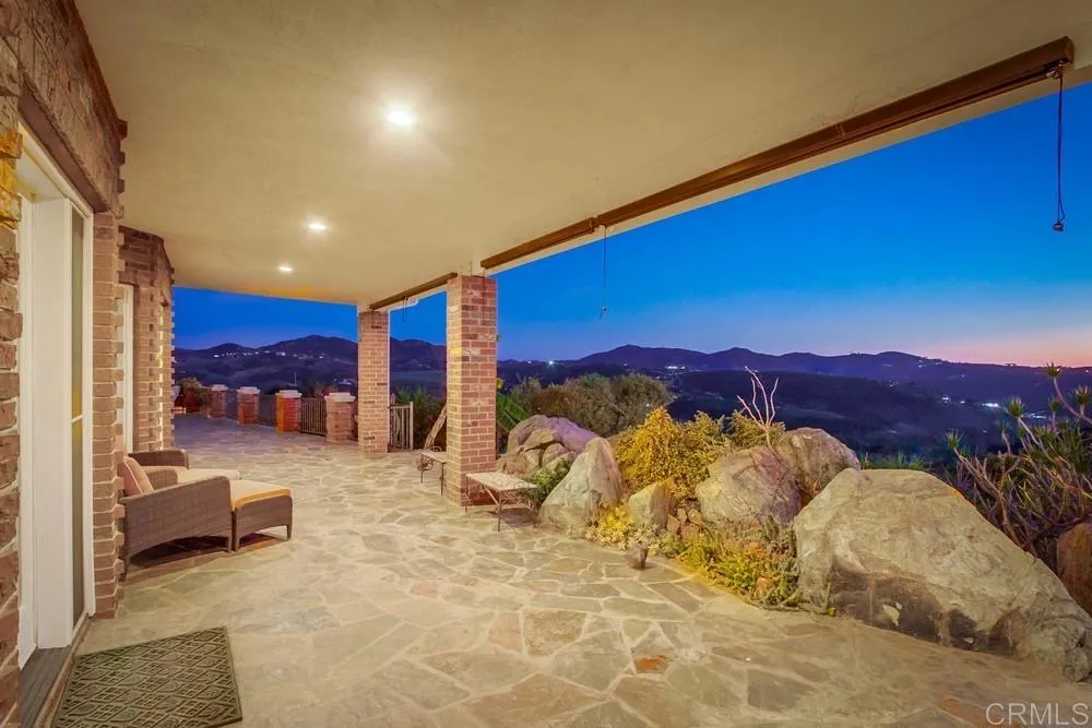 https://cdn.realtyfeed.com/cdn/127/306375111/85026af64f5bcac1515c5d60a6febb8d.webp
