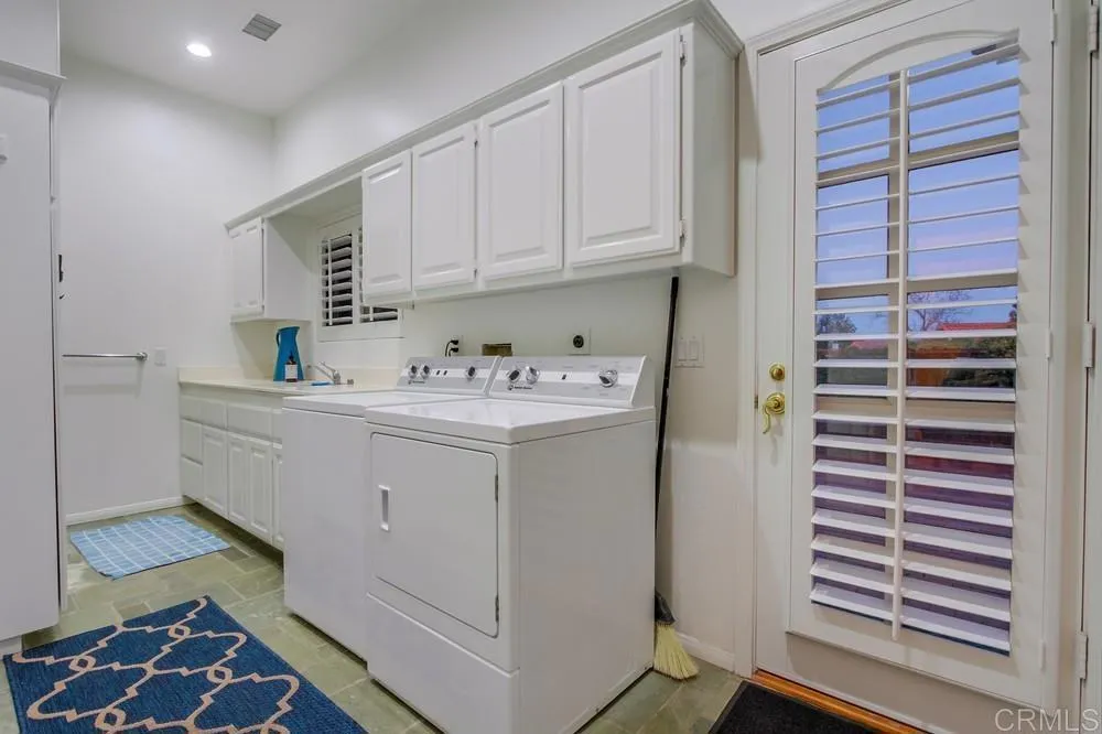 https://cdn.realtyfeed.com/cdn/127/306375111/a9dcaa0bfb1698b5a3f4ed88f0f5bbe1.webp