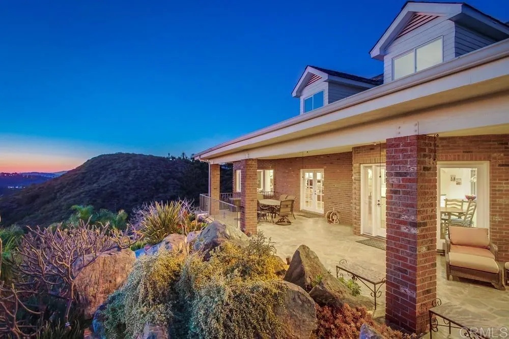 https://cdn.realtyfeed.com/cdn/127/306375111/bee548d57db77adae0c790bbd0182589.webp