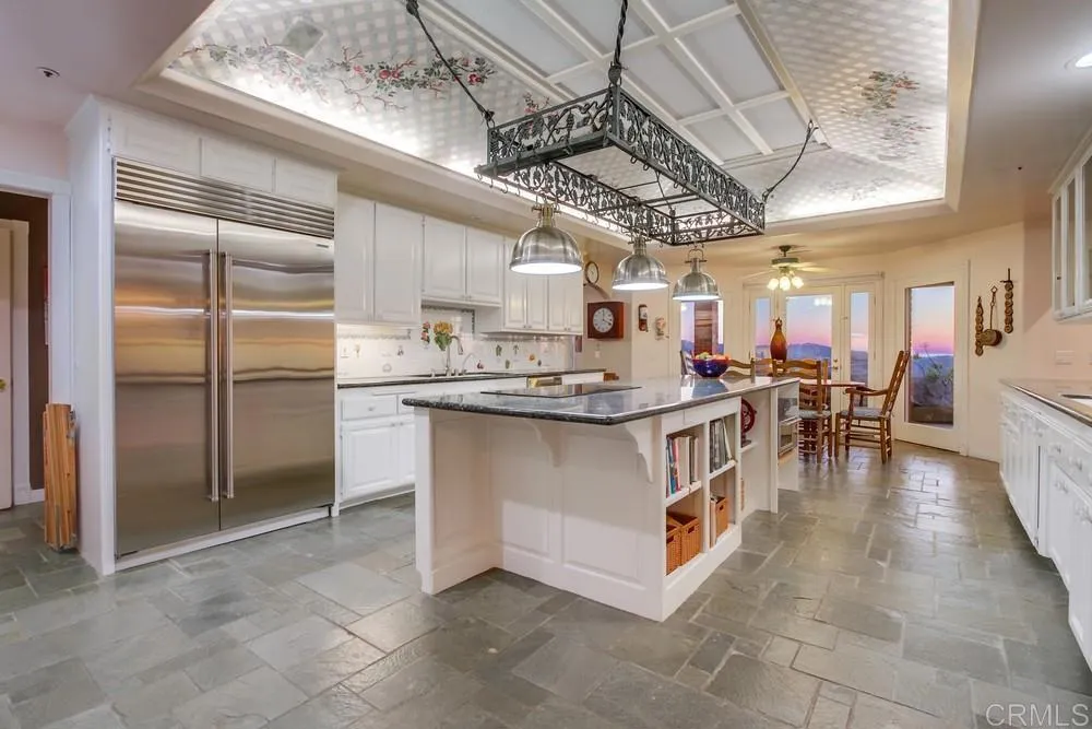 https://cdn.realtyfeed.com/cdn/127/306375111/bfc3eabbc317b580c1199098ced55275.webp