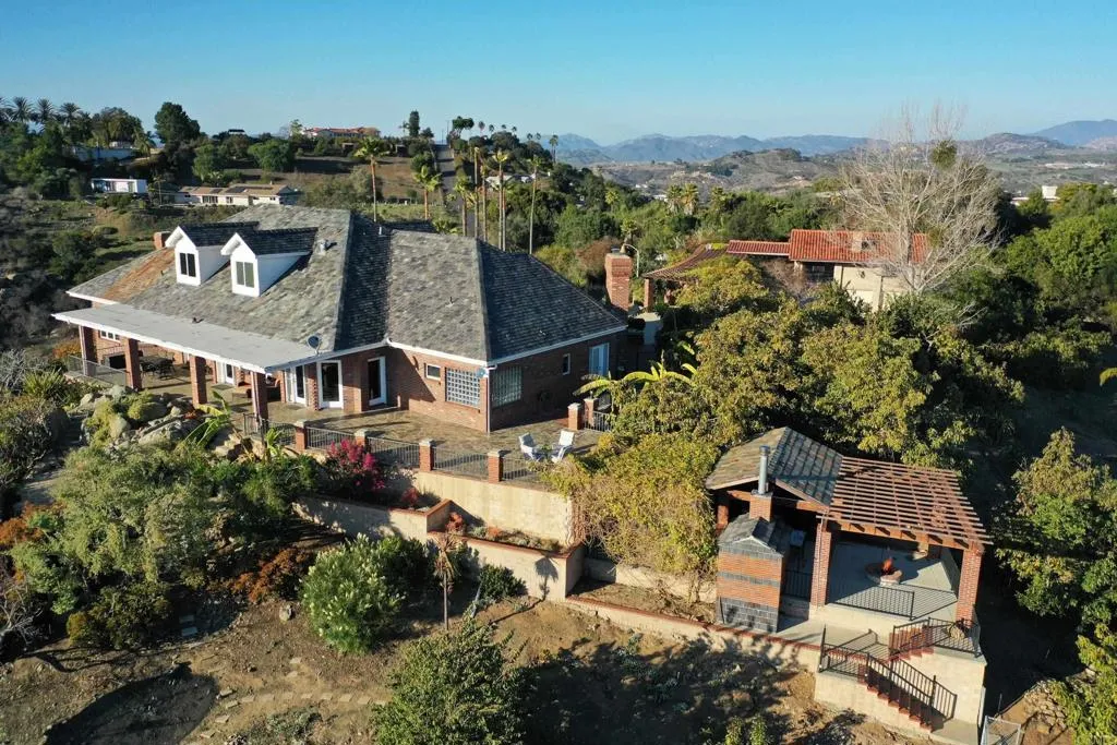 https://cdn.realtyfeed.com/cdn/127/306375111/d5ad9a23bf6813b57478ebb4554a3c31.webp