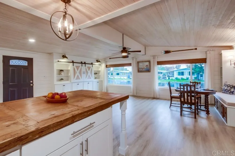 https://cdn.realtyfeed.com/cdn/127/306375286/7cb3c55b9af6b94c7504aa523ae5c24a.webp