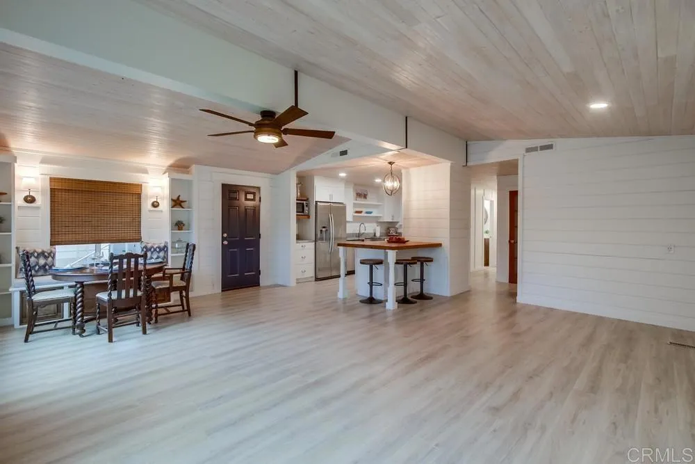 https://cdn.realtyfeed.com/cdn/127/306375286/98bceb23da14a9426948cb4ee35796c3.webp