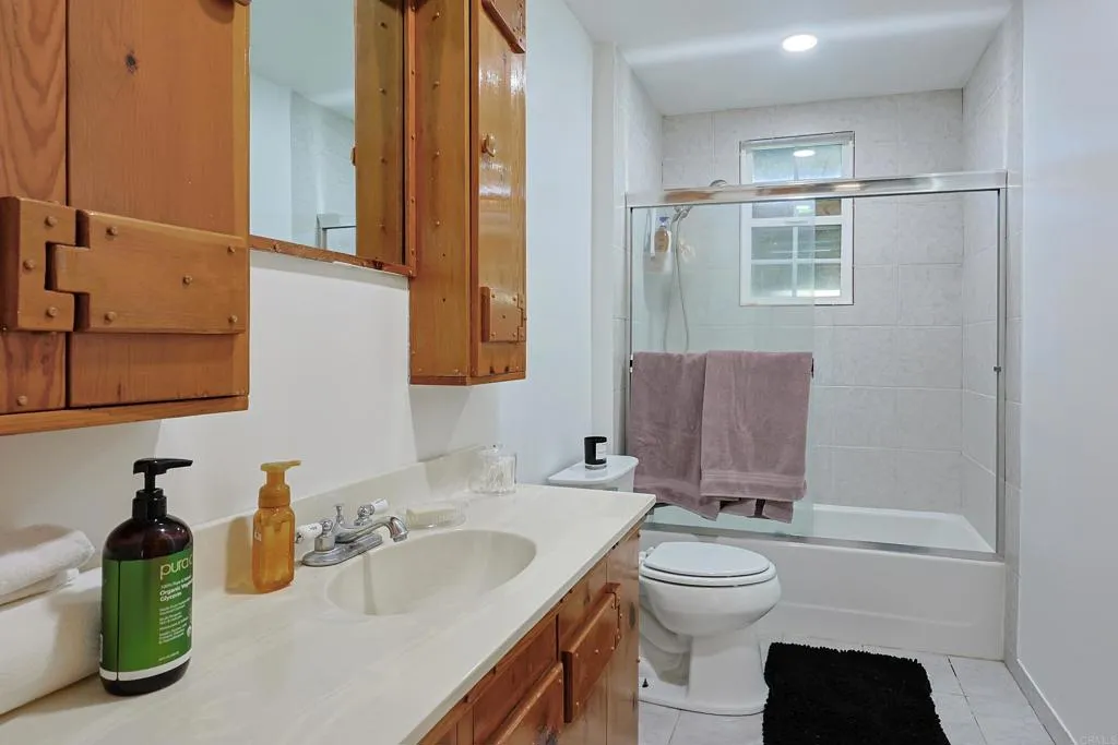 https://cdn.realtyfeed.com/cdn/127/306375420/2abdfe89fe43503fef8e9b432d3b3c87.webp