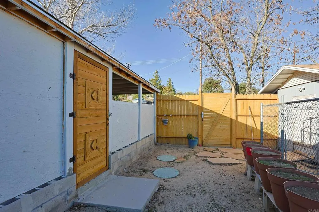 https://cdn.realtyfeed.com/cdn/127/306375420/7fb7dc03c1ba5e0b4d87906406bde1bf.webp